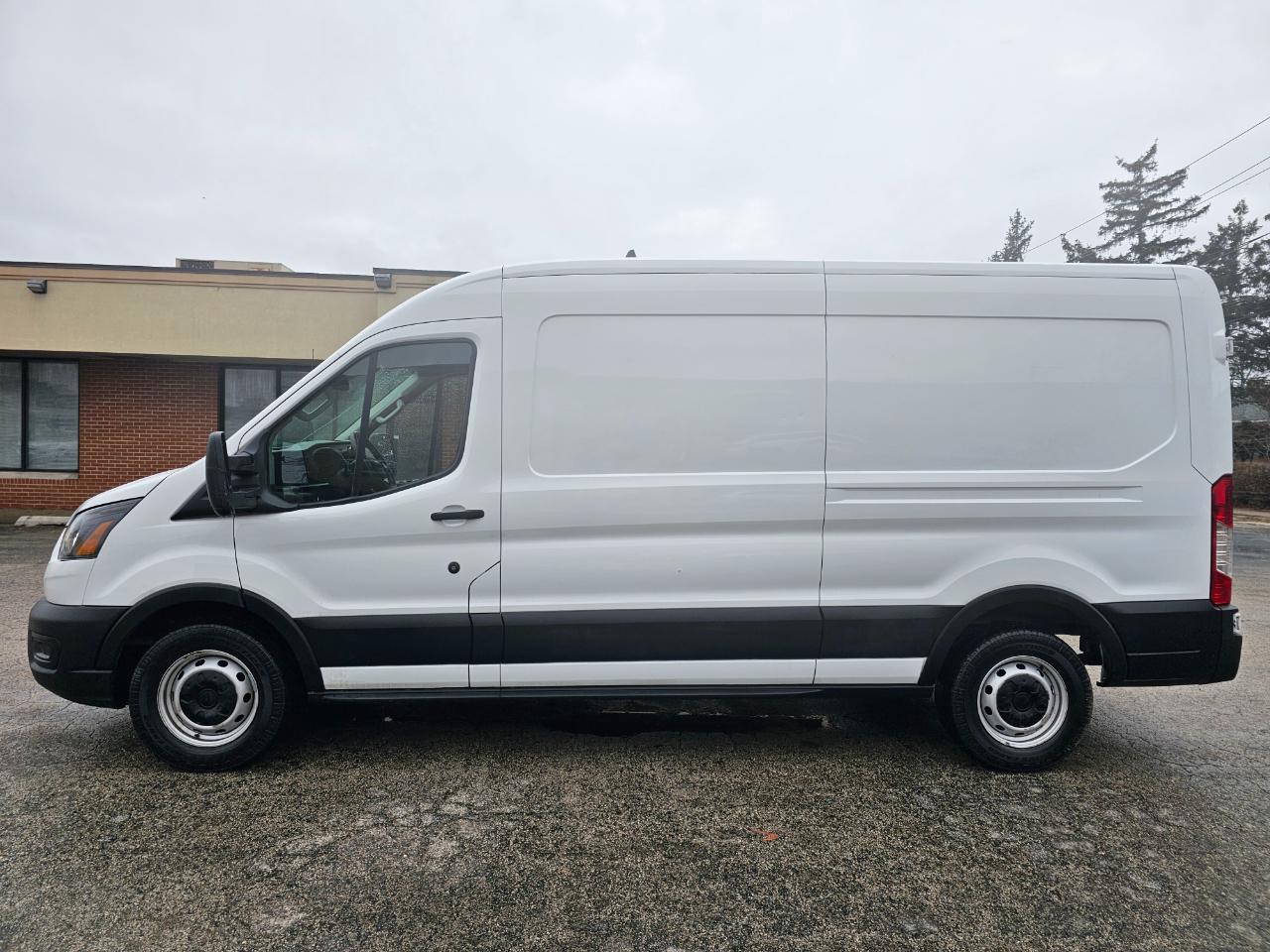 Ford Transit Cargo Van T-350 148" Med Rf 9500 GVWR RWD 2022