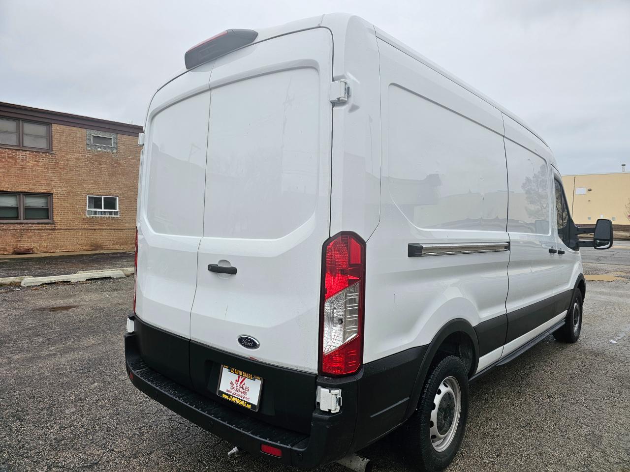 Ford Transit Cargo Van T-350 148" Med Rf 9500 GVWR RWD 2022