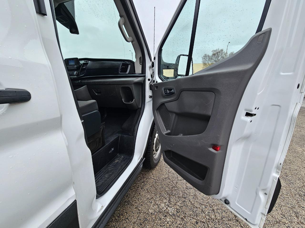 Ford Transit Cargo Van T-350 148" Med Rf 9500 GVWR RWD 2022