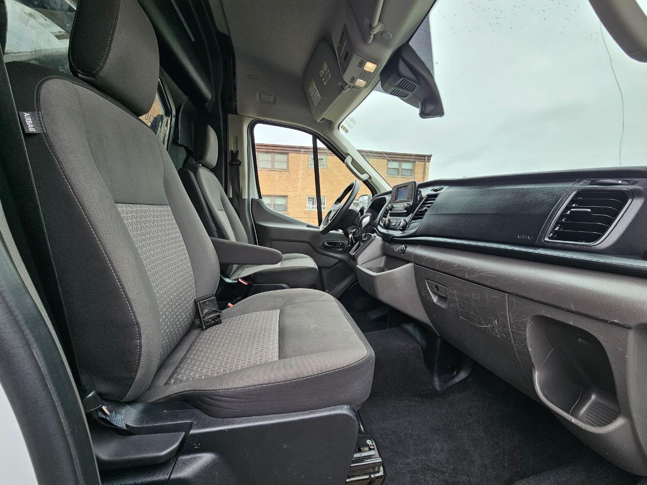 Ford Transit Cargo Van T-350 148" Med Rf 9500 GVWR RWD 2022