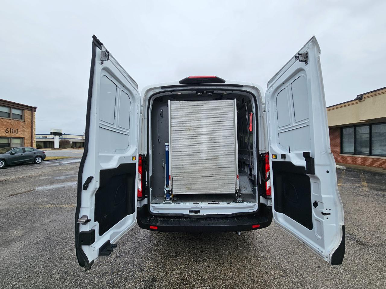 Ford Transit Cargo Van T-350 148" Med Rf 9500 GVWR RWD 2022