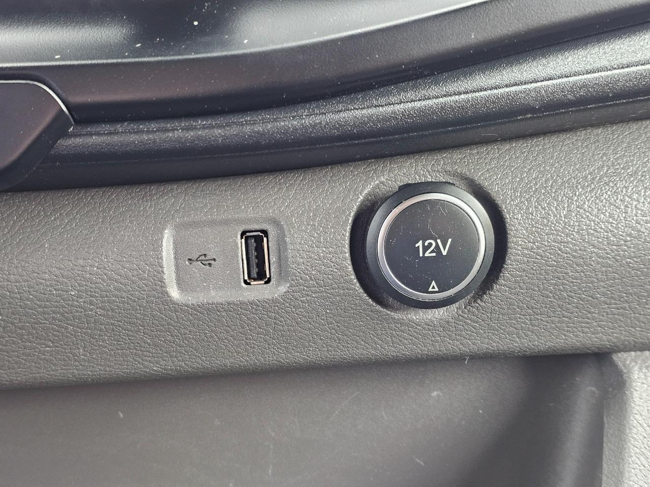 Ford Transit Cargo Van T-350 148" Med Rf 9500 GVWR RWD 2022