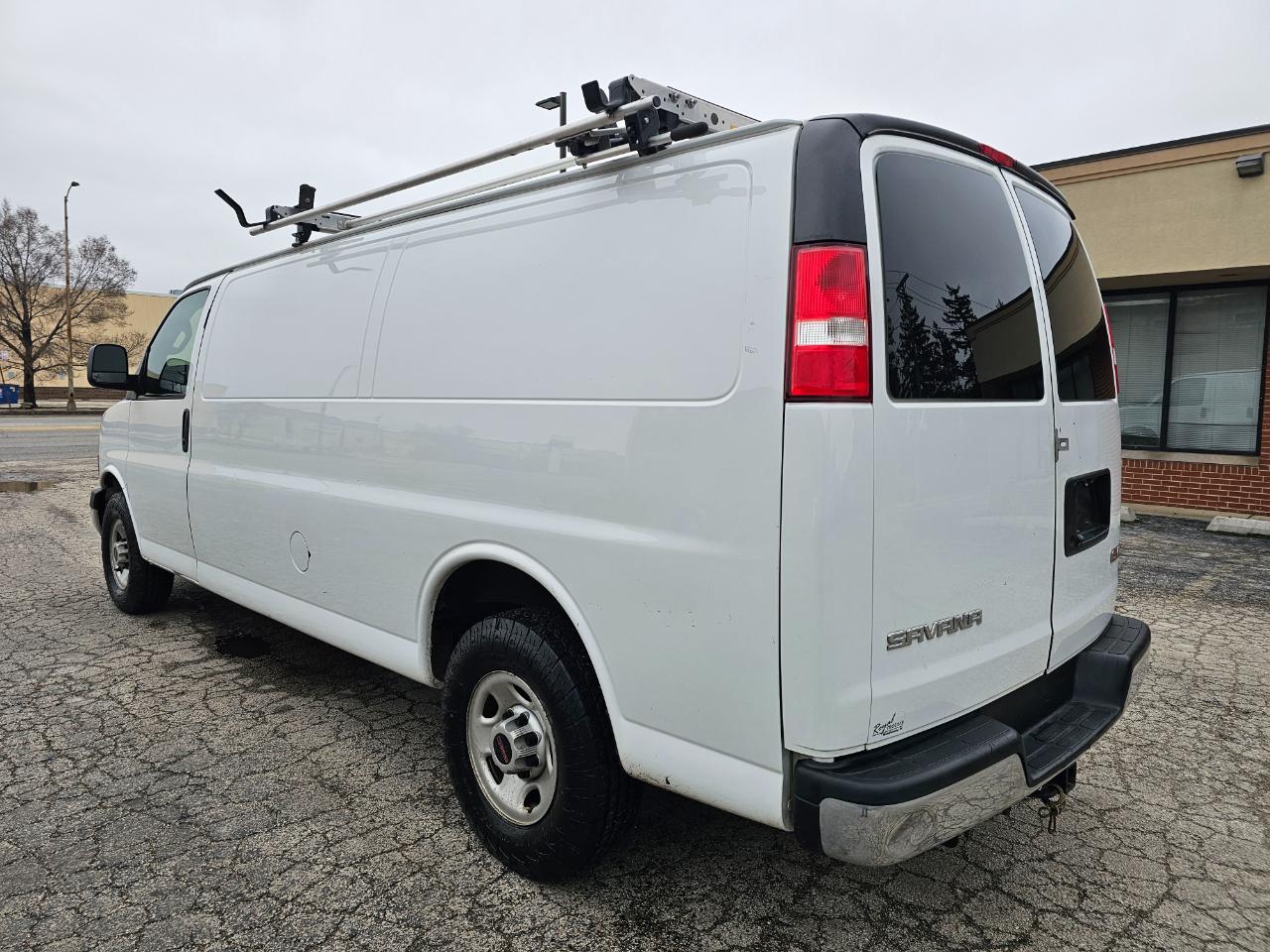 GMC Savana Cargo Van RWD 2500 155" 2019
