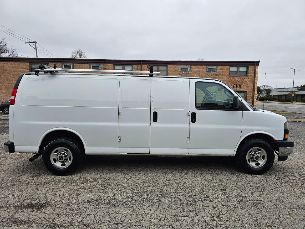 GMC Savana Cargo Van RWD 2500 155" 2019