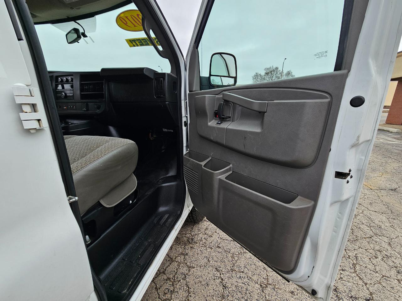 GMC Savana Cargo Van RWD 2500 155" 2019