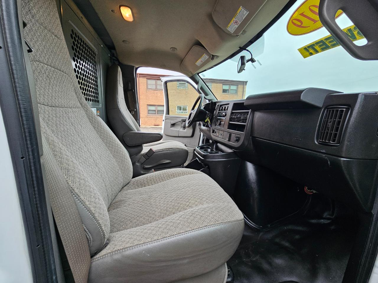 GMC Savana Cargo Van RWD 2500 155" 2019