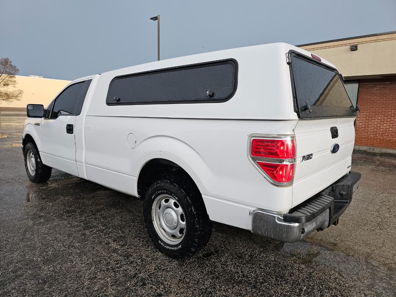 Ford F-150 2WD Reg Cab 126" STX 2014
