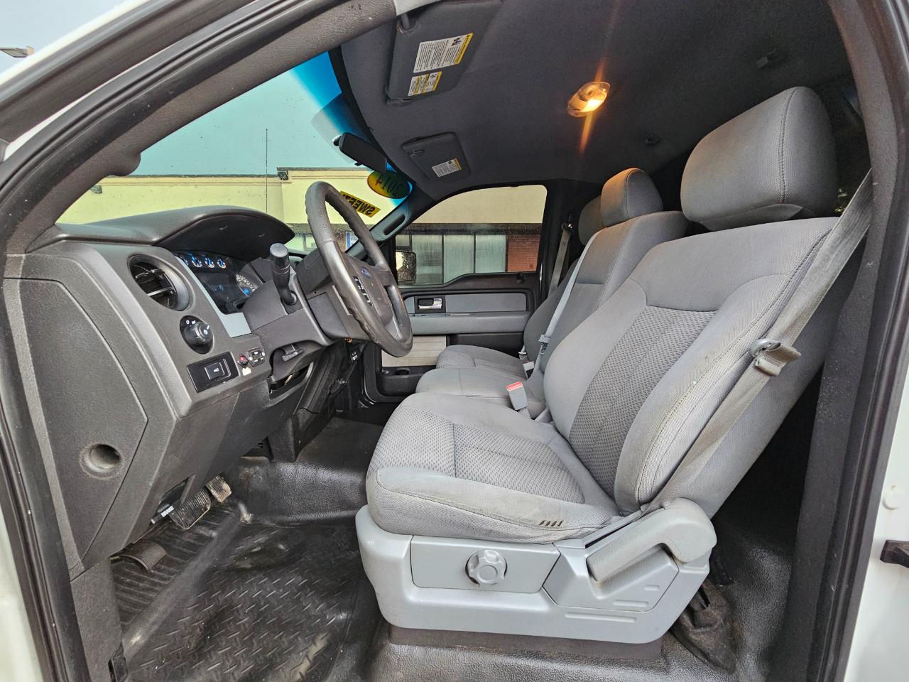 Ford F-150 2WD Reg Cab 126" STX 2014