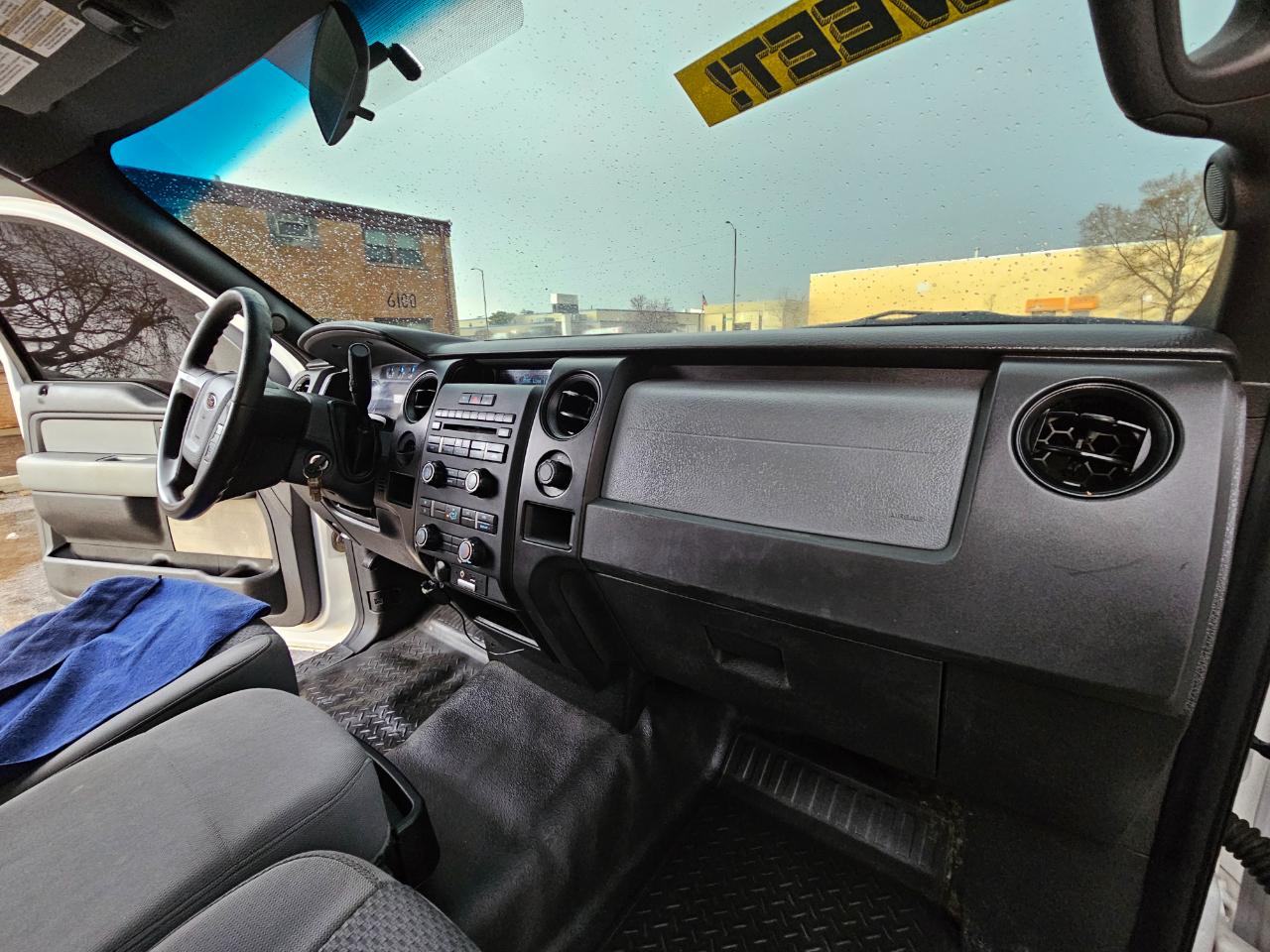 Ford F-150 2WD Reg Cab 126" STX 2014