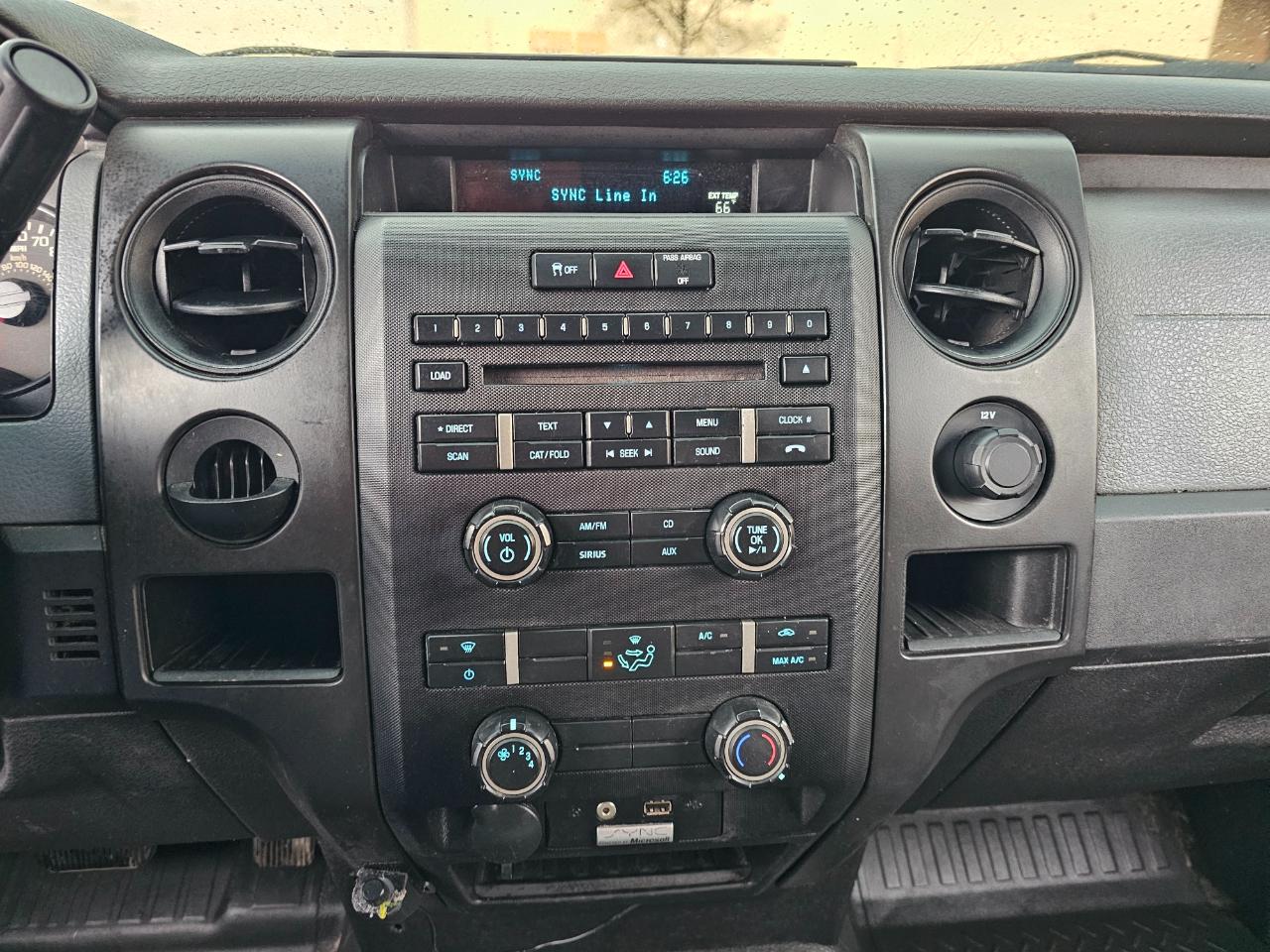 Ford F-150 2WD Reg Cab 126" STX 2014