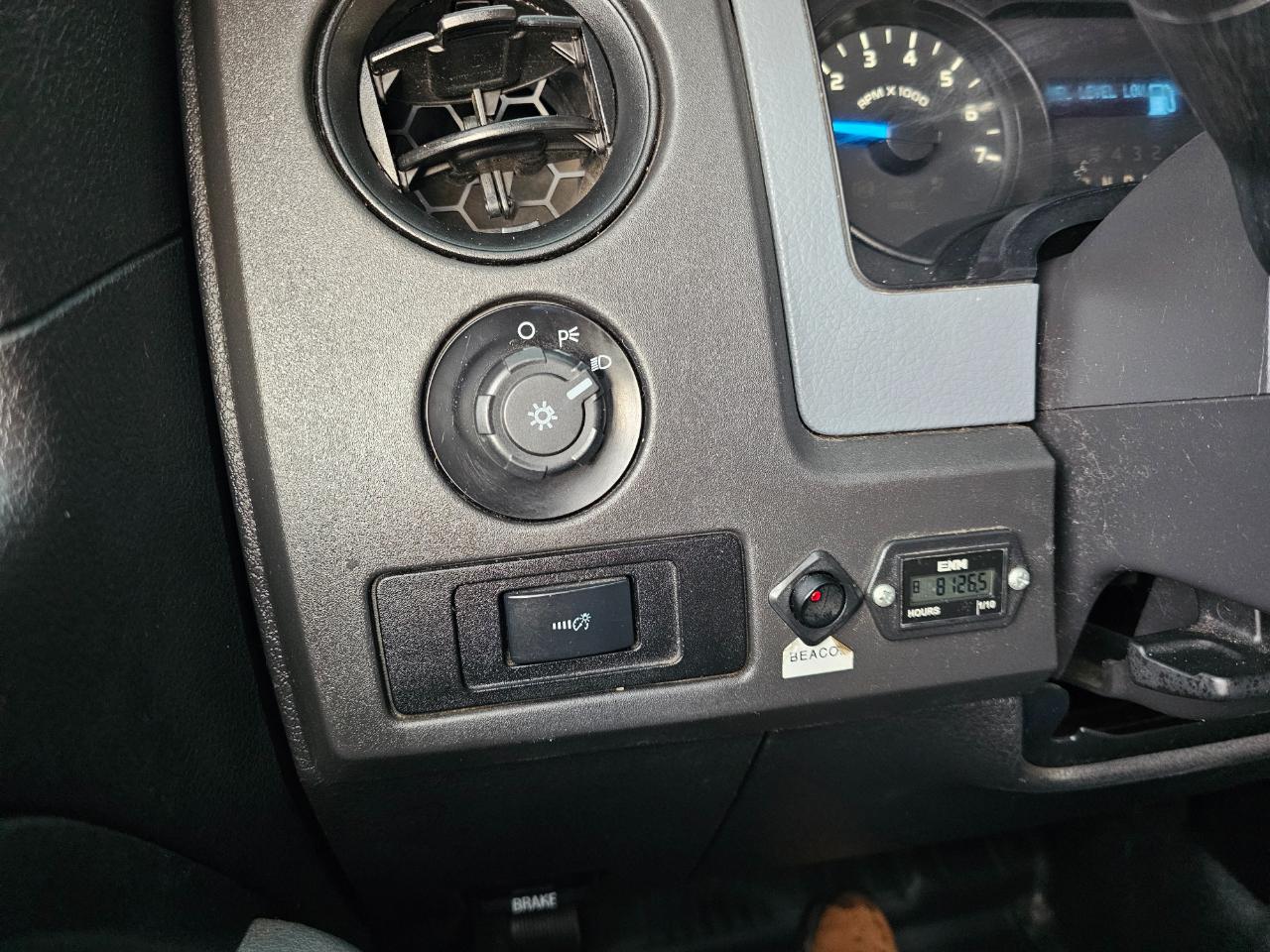 Ford F-150 2WD Reg Cab 126" STX 2014