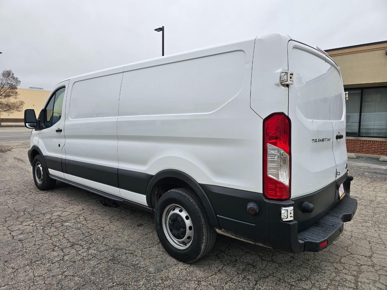 Ford Transit Van T-250 148" Low Rf 9000 GVWR Swing-Out RH Dr 2017