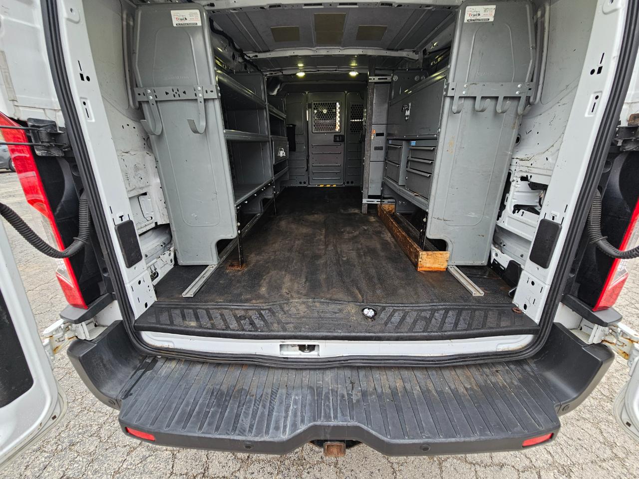 Ford Transit Van T-250 148" Low Rf 9000 GVWR Swing-Out RH Dr 2017