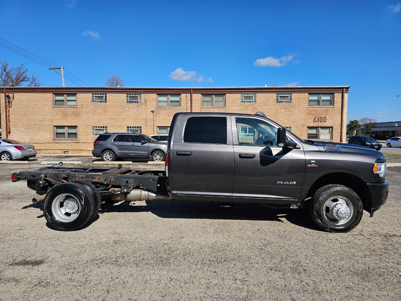 RAM 3500 Chassis Cab Tradesman 2WD Crew Cab 60" CA 172.4" WB 2022