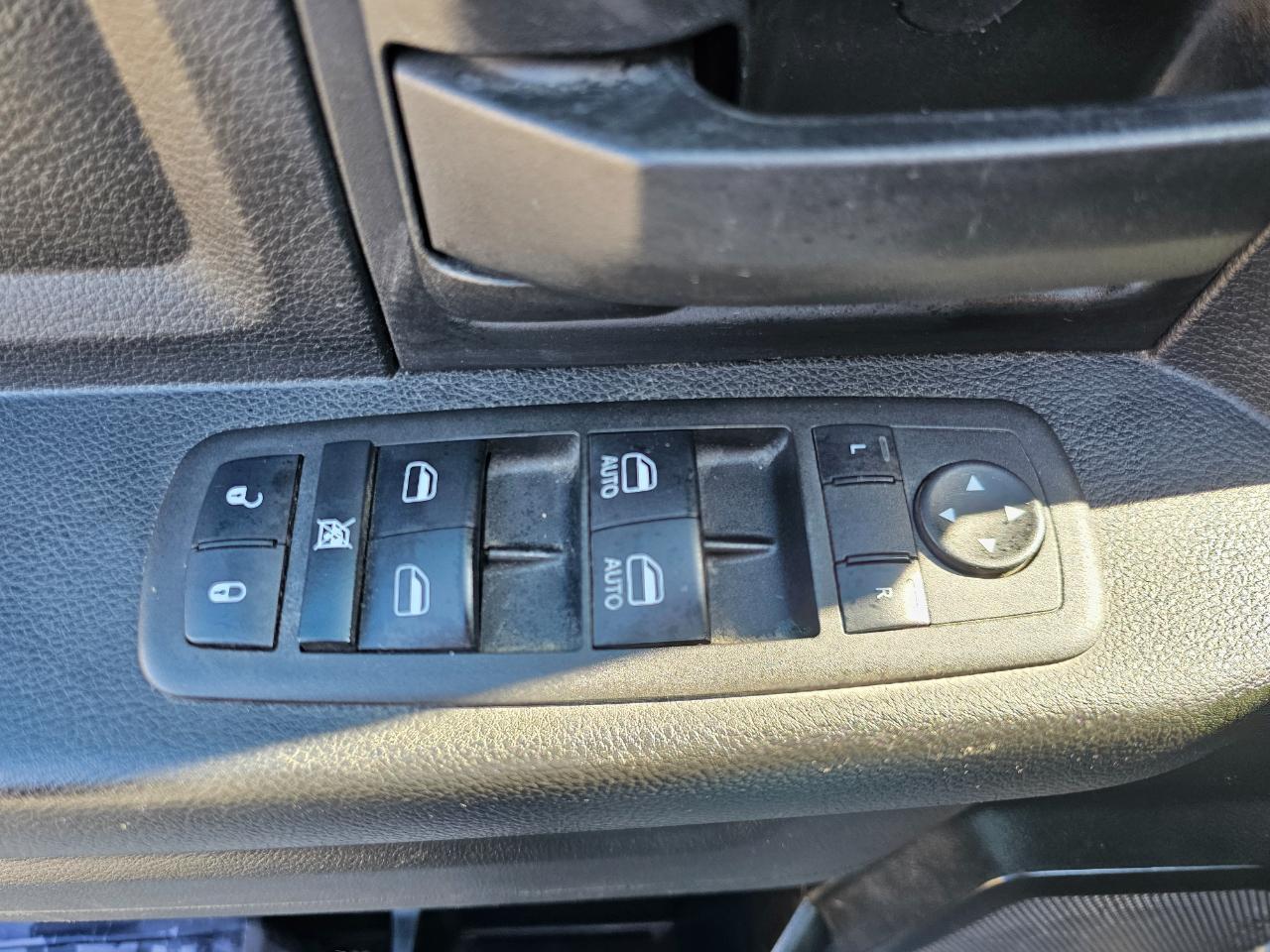 RAM 3500 Chassis Cab Tradesman 2WD Crew Cab 60" CA 172.4" WB 2022