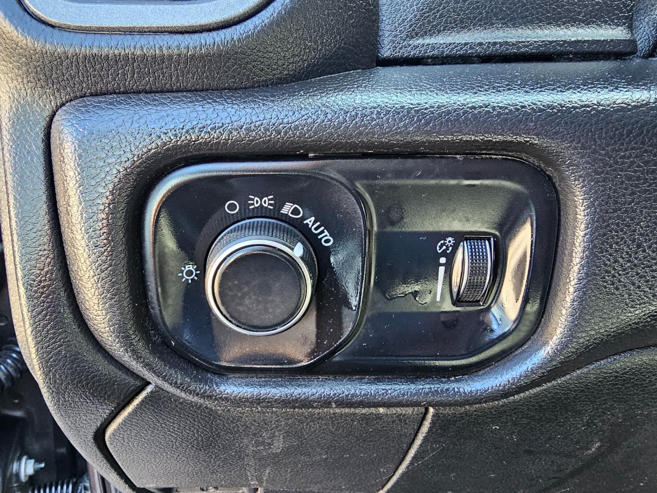 RAM 3500 Chassis Cab Tradesman 2WD Crew Cab 60" CA 172.4" WB 2022