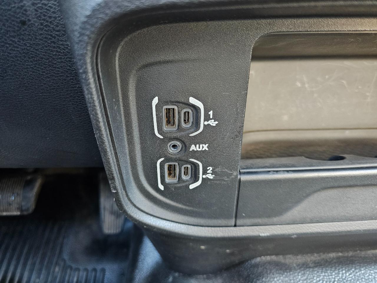 RAM 3500 Chassis Cab Tradesman 2WD Crew Cab 60" CA 172.4" WB 2022