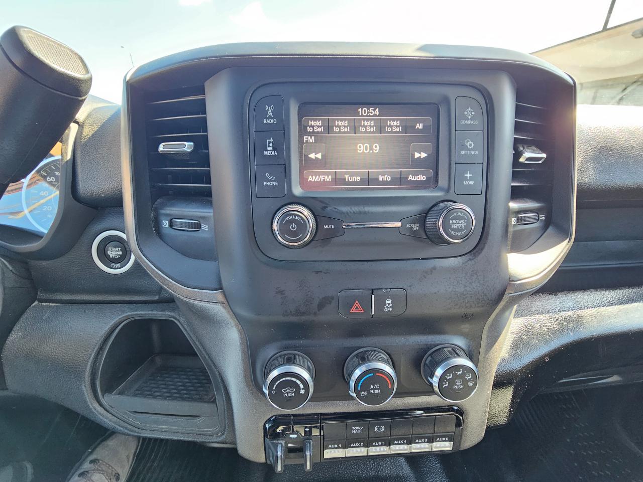 RAM 3500 Chassis Cab Tradesman 2WD Crew Cab 60" CA 172.4" WB 2022