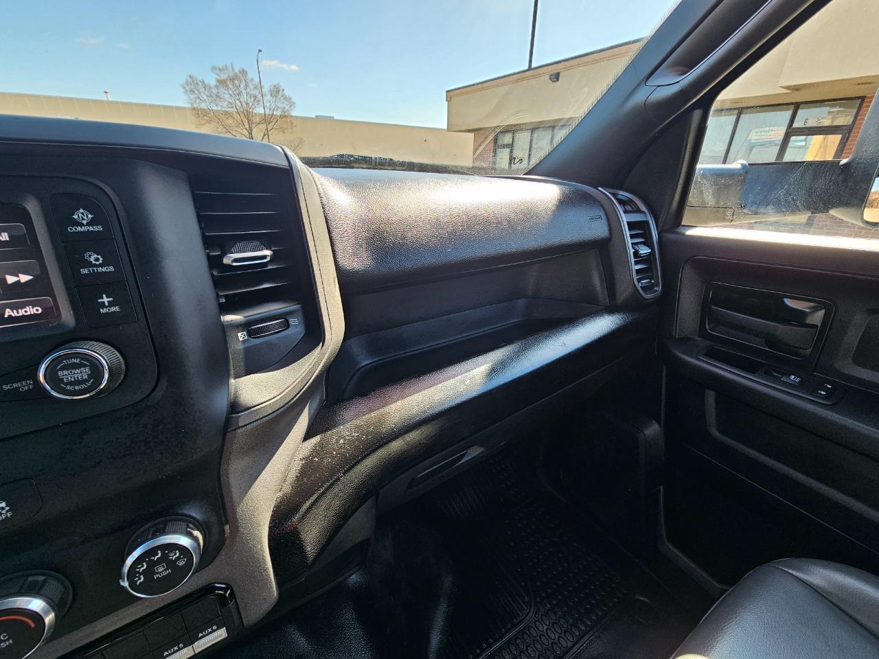 RAM 3500 Chassis Cab Tradesman 2WD Crew Cab 60" CA 172.4" WB 2022