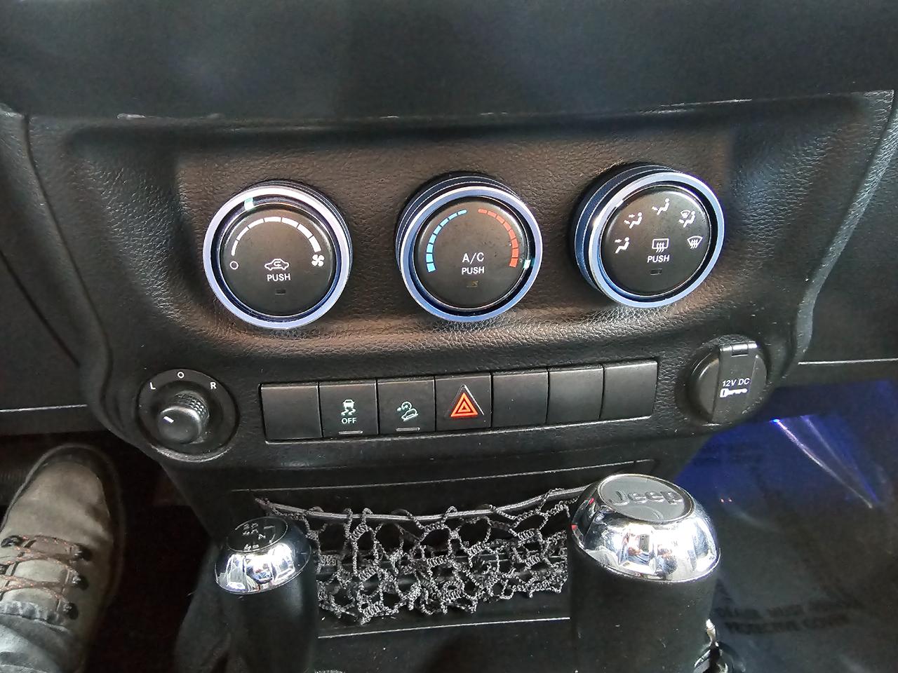 Jeep Wrangler Unlimited 4WD 4dr Sport 2013