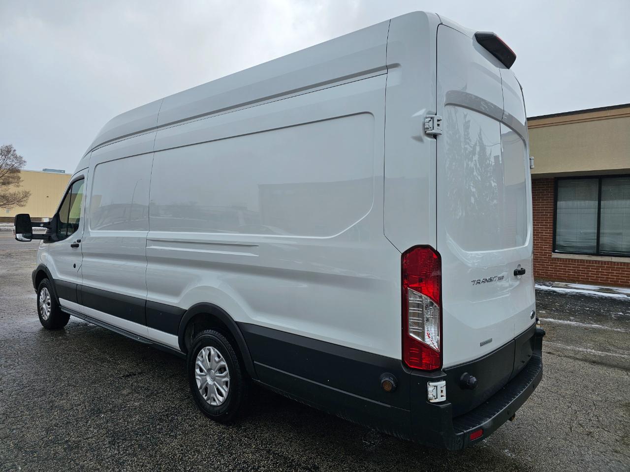 Ford Transit Van T-350 148" EL Hi Rf 9500 GVWR Sliding RH Dr 2018