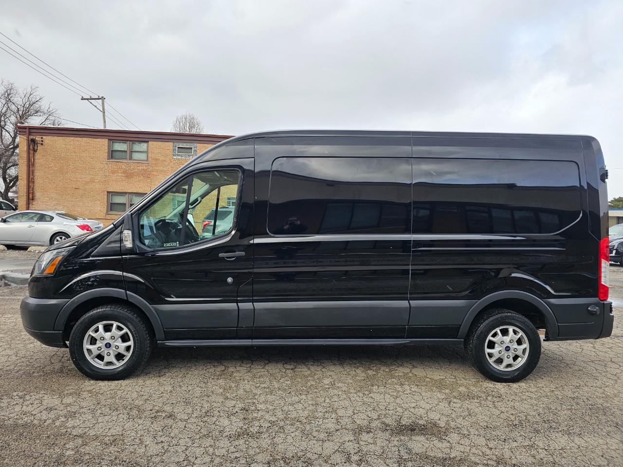 Ford Transit Cargo Van T-250 148" Med Rf 9000 GVWR Sliding RH Dr 2016