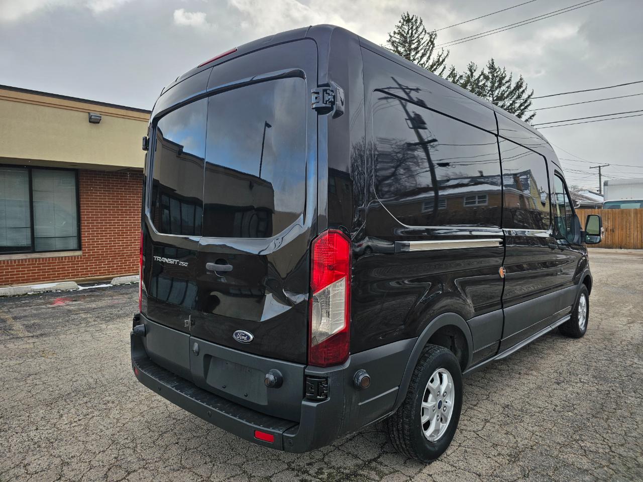 Ford Transit Cargo Van T-250 148" Med Rf 9000 GVWR Sliding RH Dr 2016