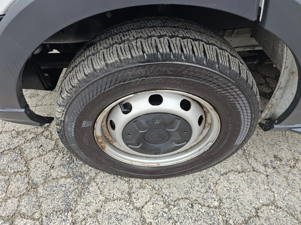 Ford Transit Van T-250 148" Med Rf 9000 GVWR Sliding RH Dr 2018