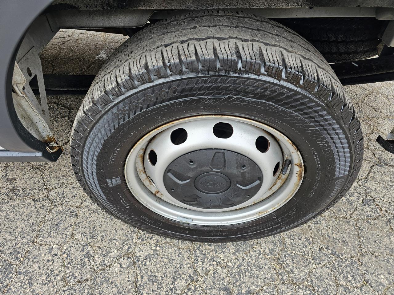 Ford Transit Van T-250 148" Med Rf 9000 GVWR Sliding RH Dr 2018