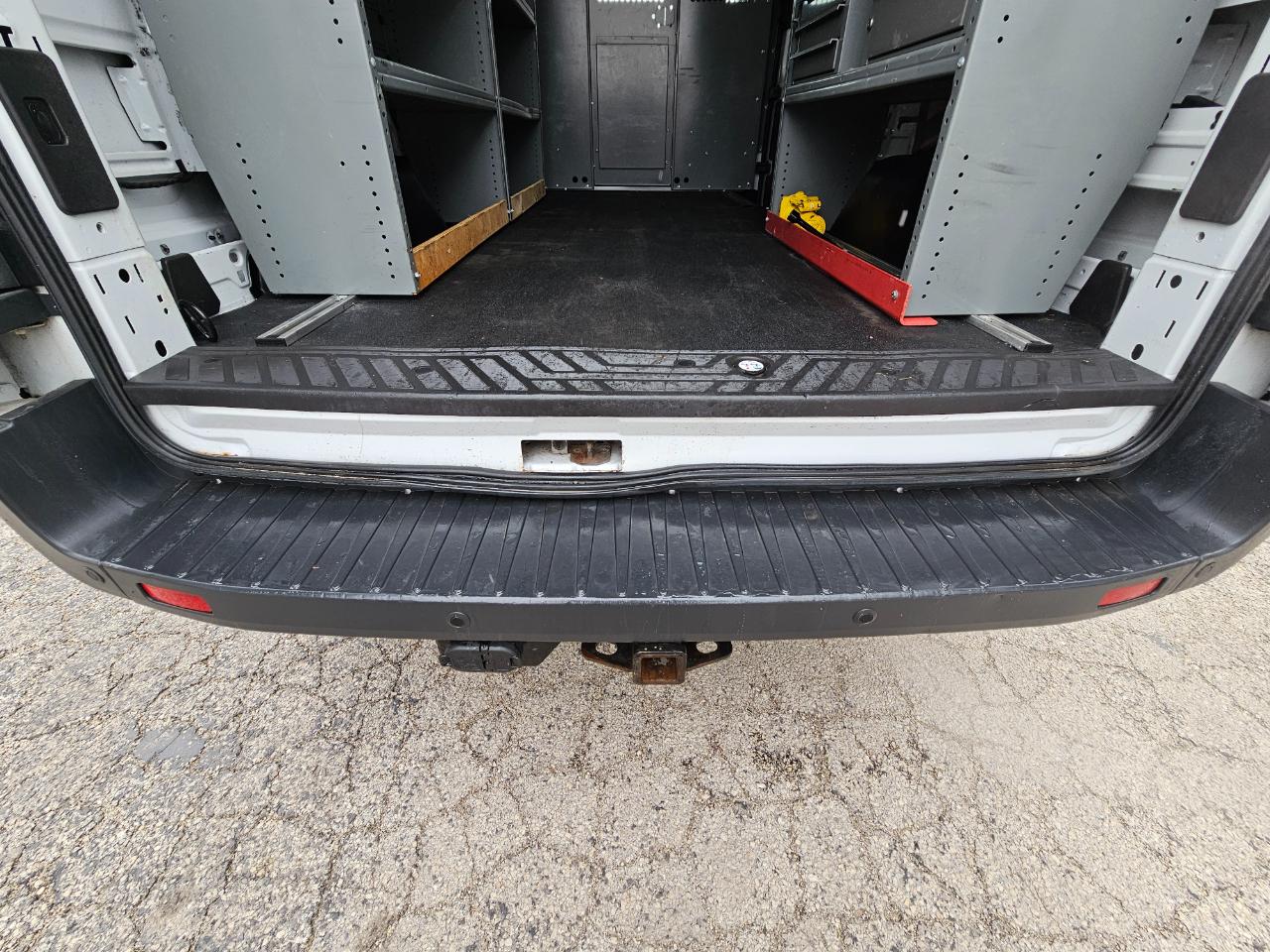 Ford Transit Van T-250 148" Med Rf 9000 GVWR Sliding RH Dr 2018