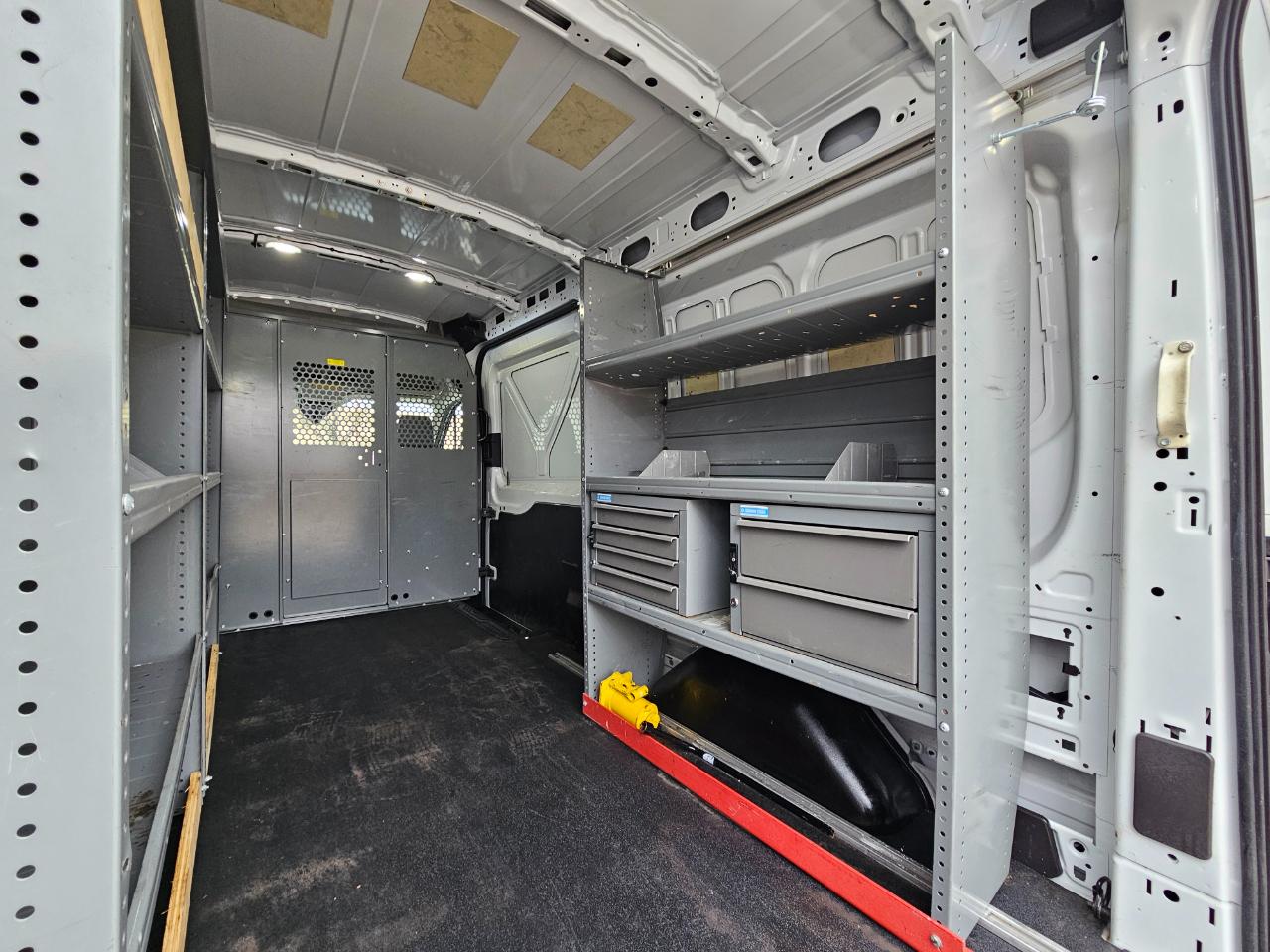 Ford Transit Van T-250 148" Med Rf 9000 GVWR Sliding RH Dr 2018