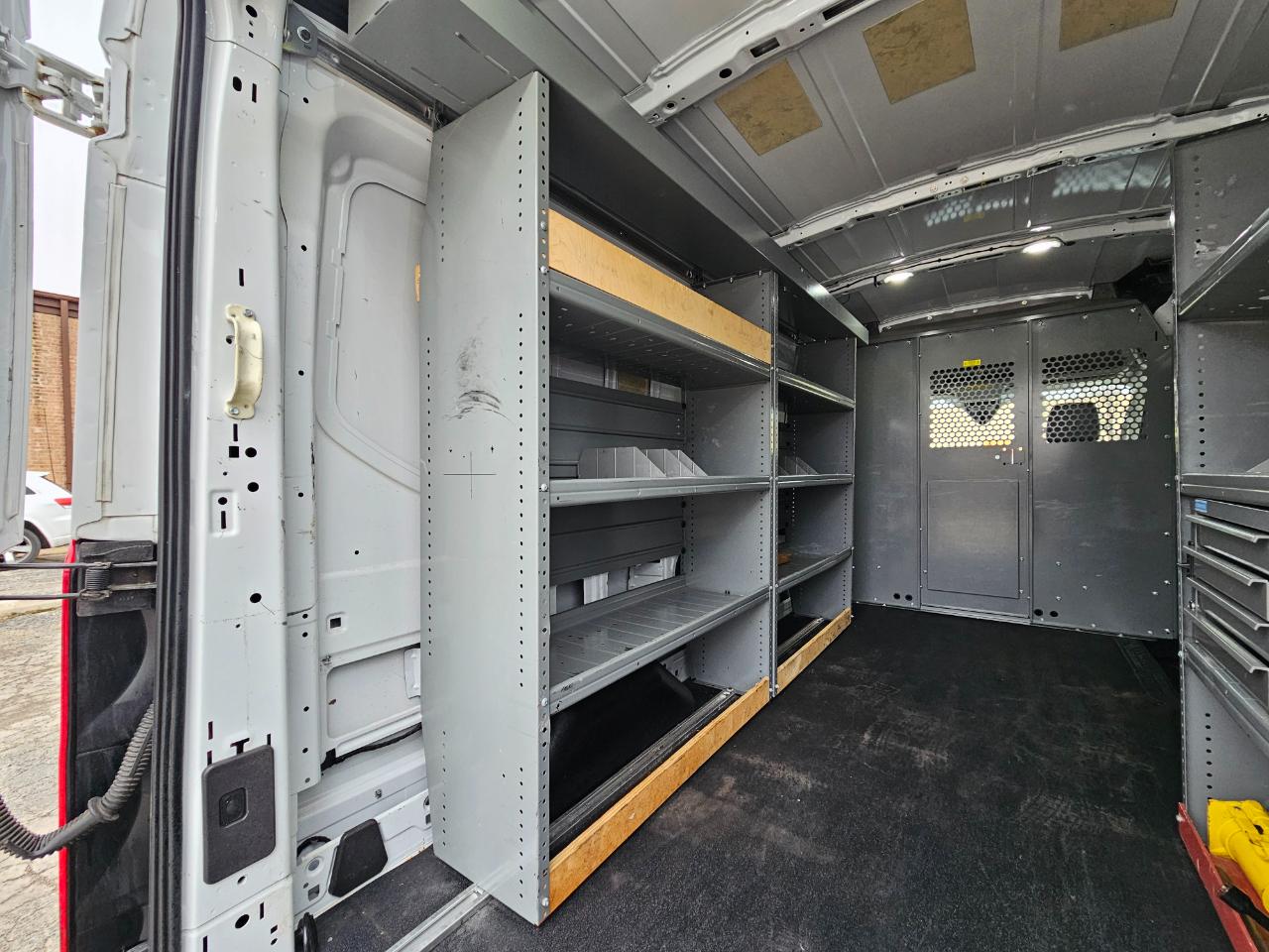 Ford Transit Van T-250 148" Med Rf 9000 GVWR Sliding RH Dr 2018