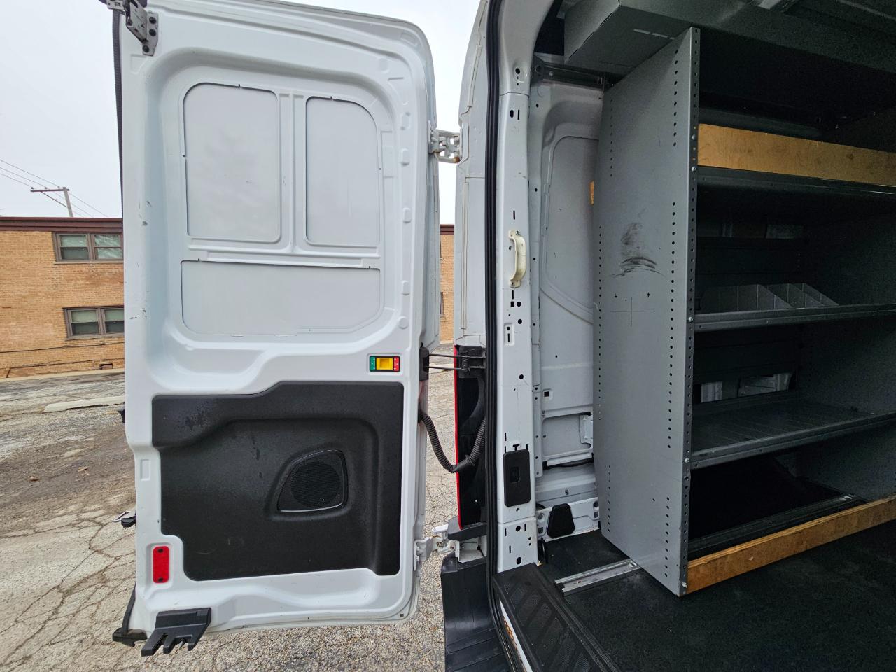 Ford Transit Van T-250 148" Med Rf 9000 GVWR Sliding RH Dr 2018