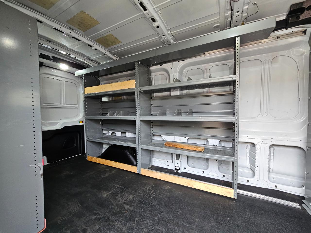 Ford Transit Van T-250 148" Med Rf 9000 GVWR Sliding RH Dr 2018