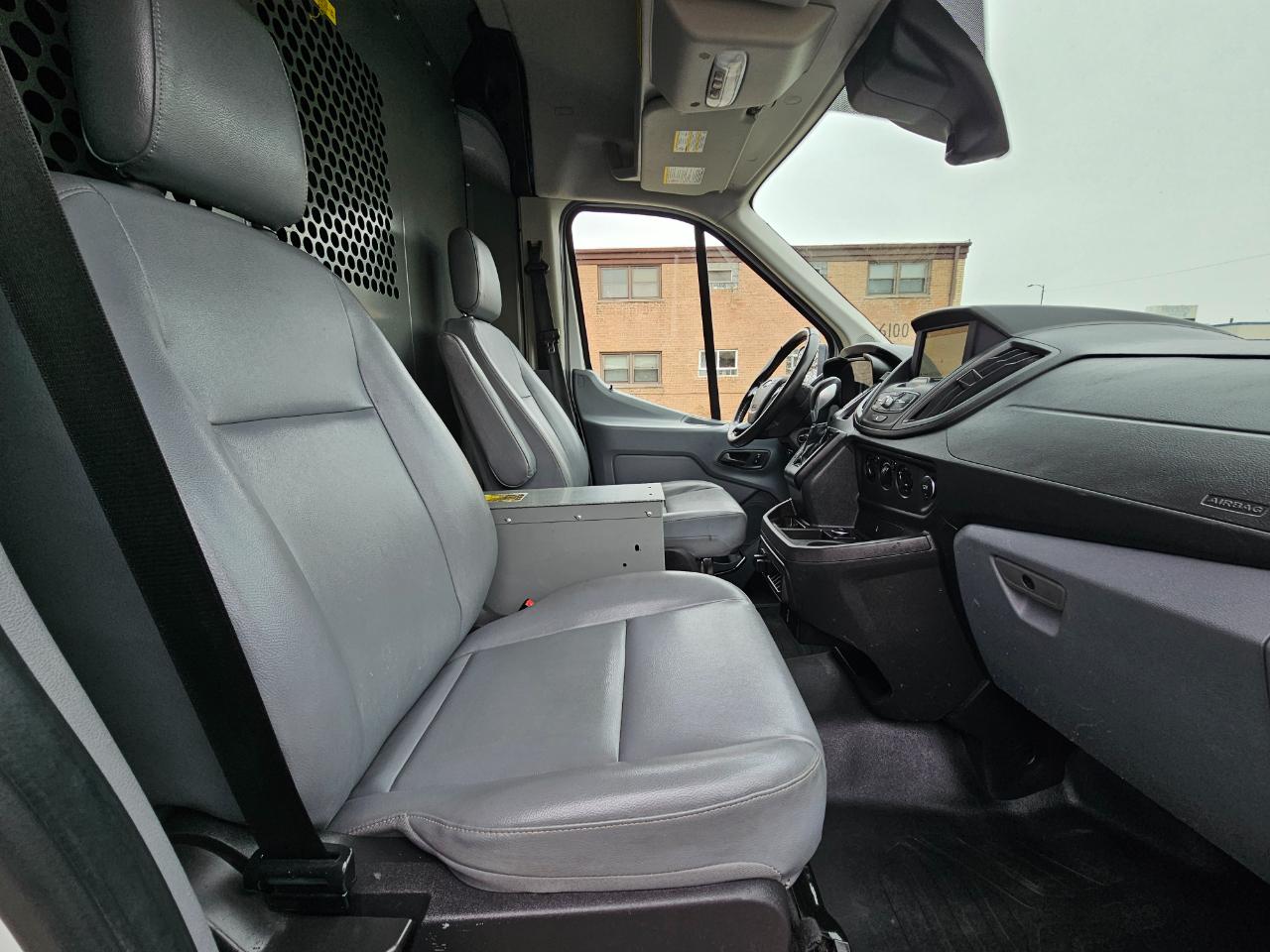 Ford Transit Van T-250 148" Med Rf 9000 GVWR Sliding RH Dr 2018