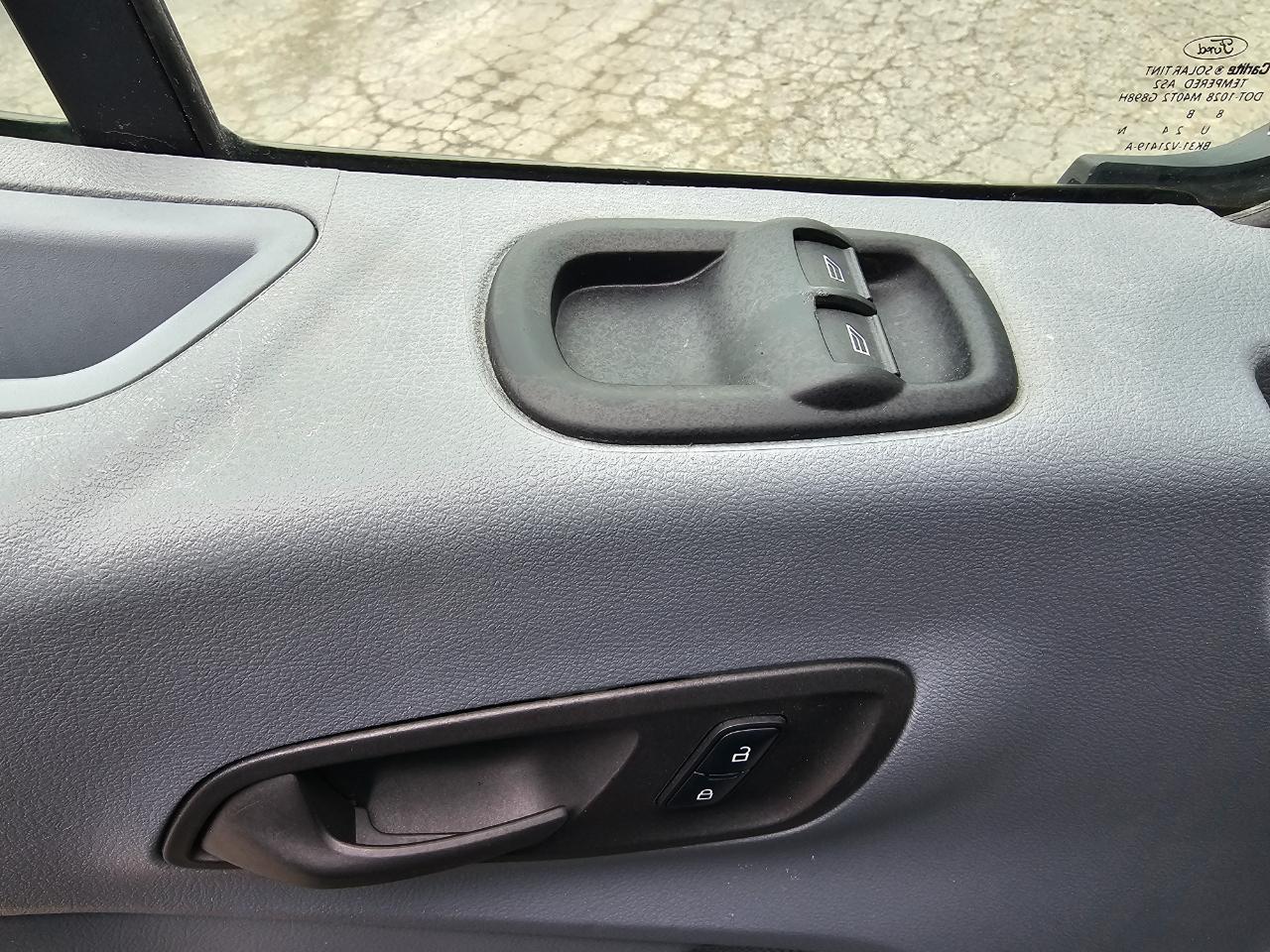 Ford Transit Van T-250 148" Med Rf 9000 GVWR Sliding RH Dr 2018