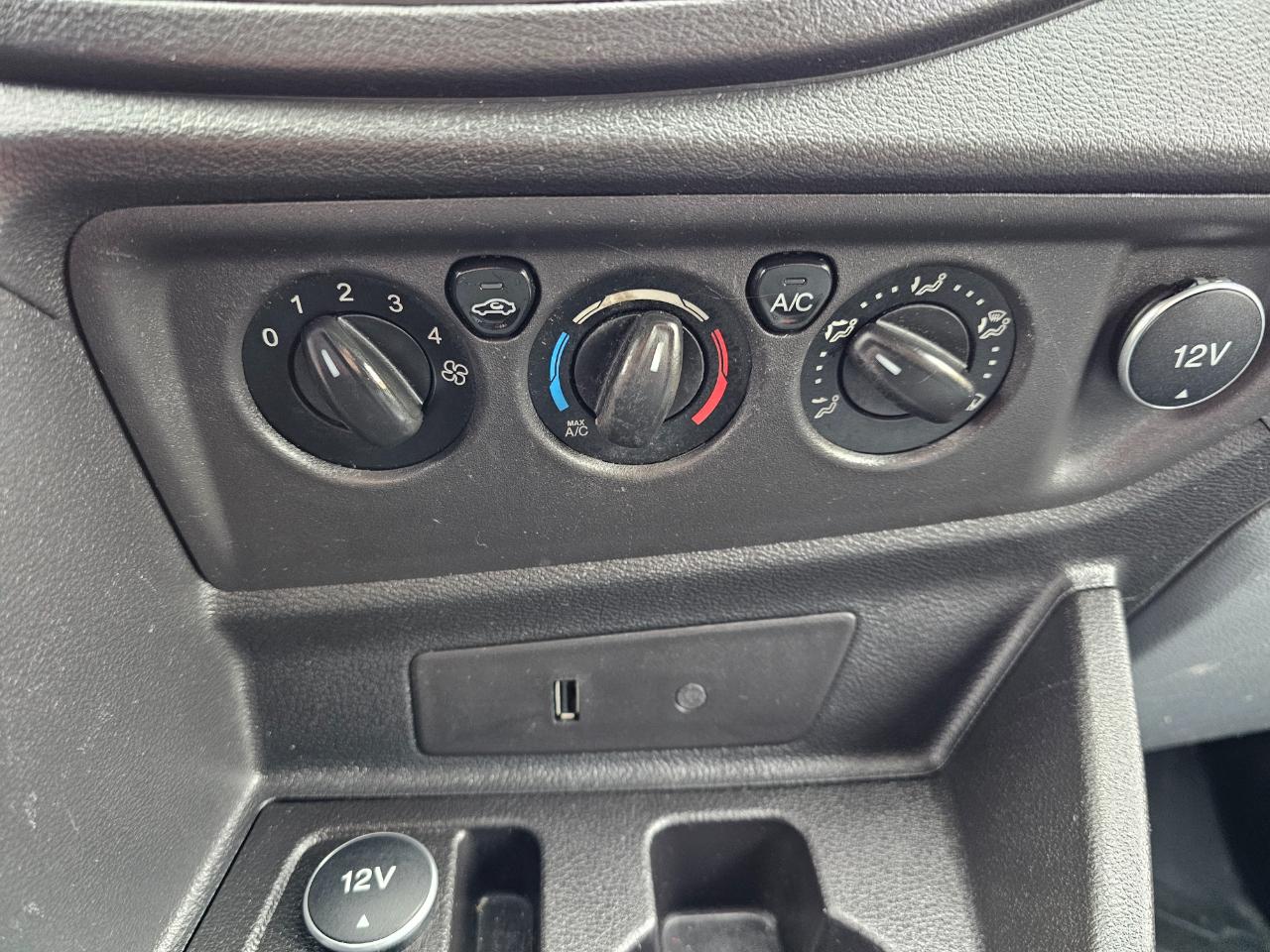 Ford Transit Van T-250 148" Med Rf 9000 GVWR Sliding RH Dr 2018