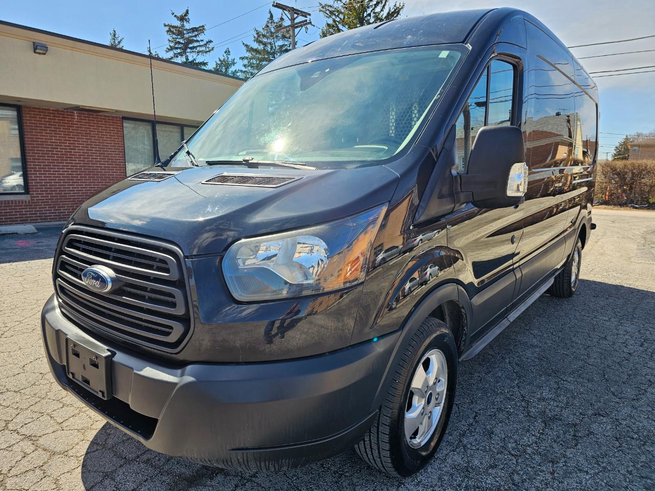 Ford Transit Van T-250 148" Med Rf 9000 GVWR Sliding RH Dr 2017