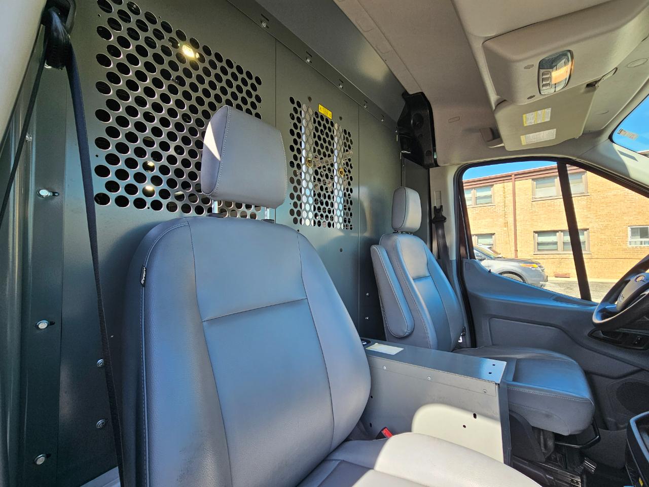 Ford Transit Van T-250 148" Med Rf 9000 GVWR Sliding RH Dr 2017