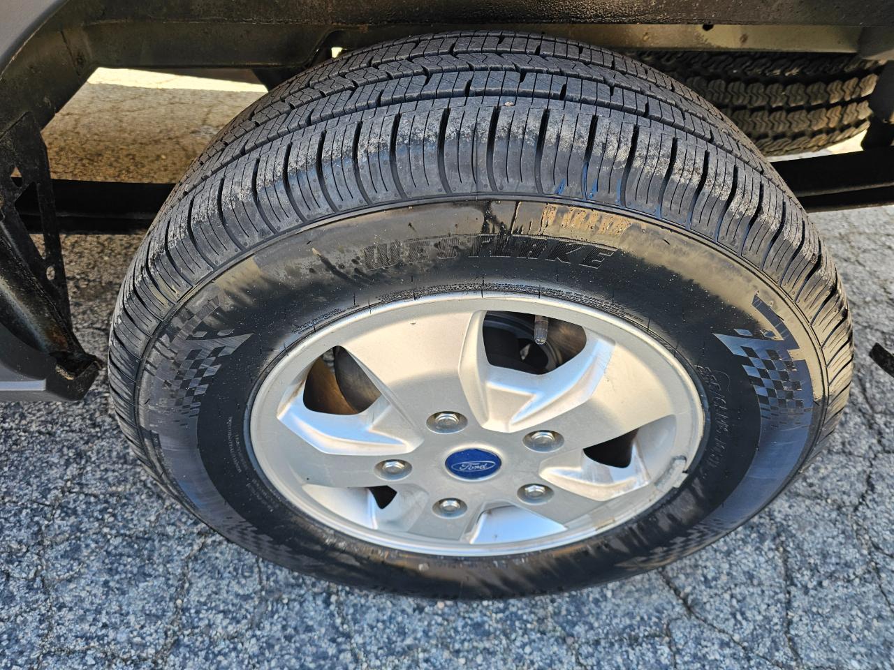 Ford Transit Van T-250 148" Med Rf 9000 GVWR Sliding RH Dr 2017