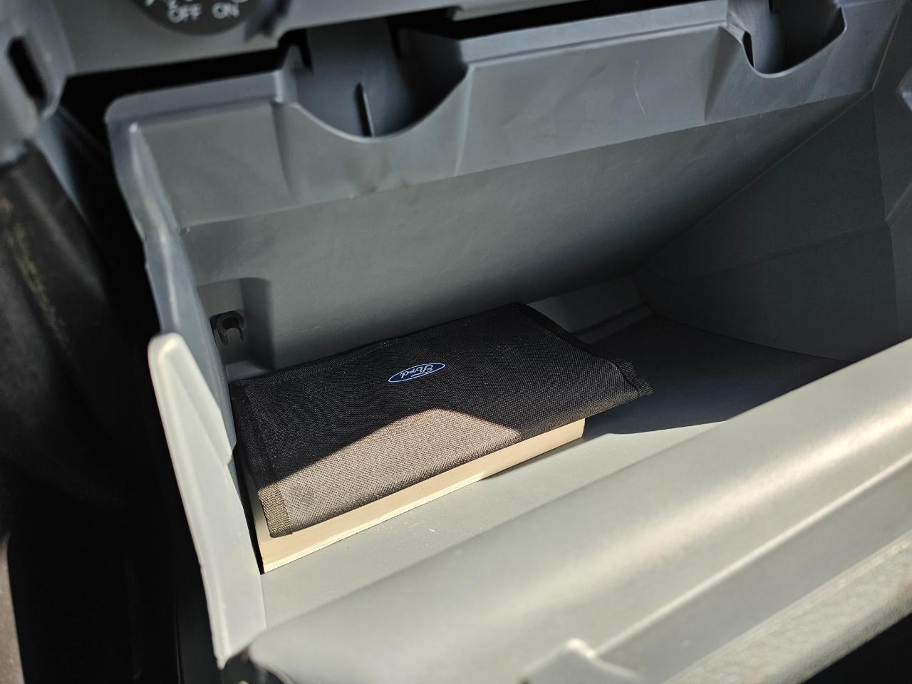 Ford Transit Van T-250 148" Med Rf 9000 GVWR Sliding RH Dr 2017