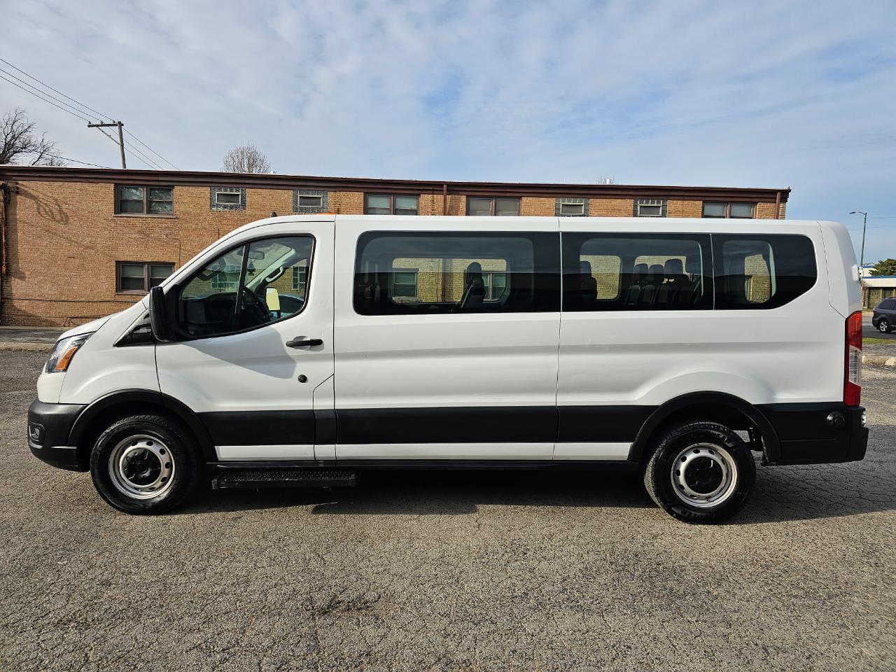 Ford Transit Passenger Wagon T-350 148" Low Roof XLT RWD 2020