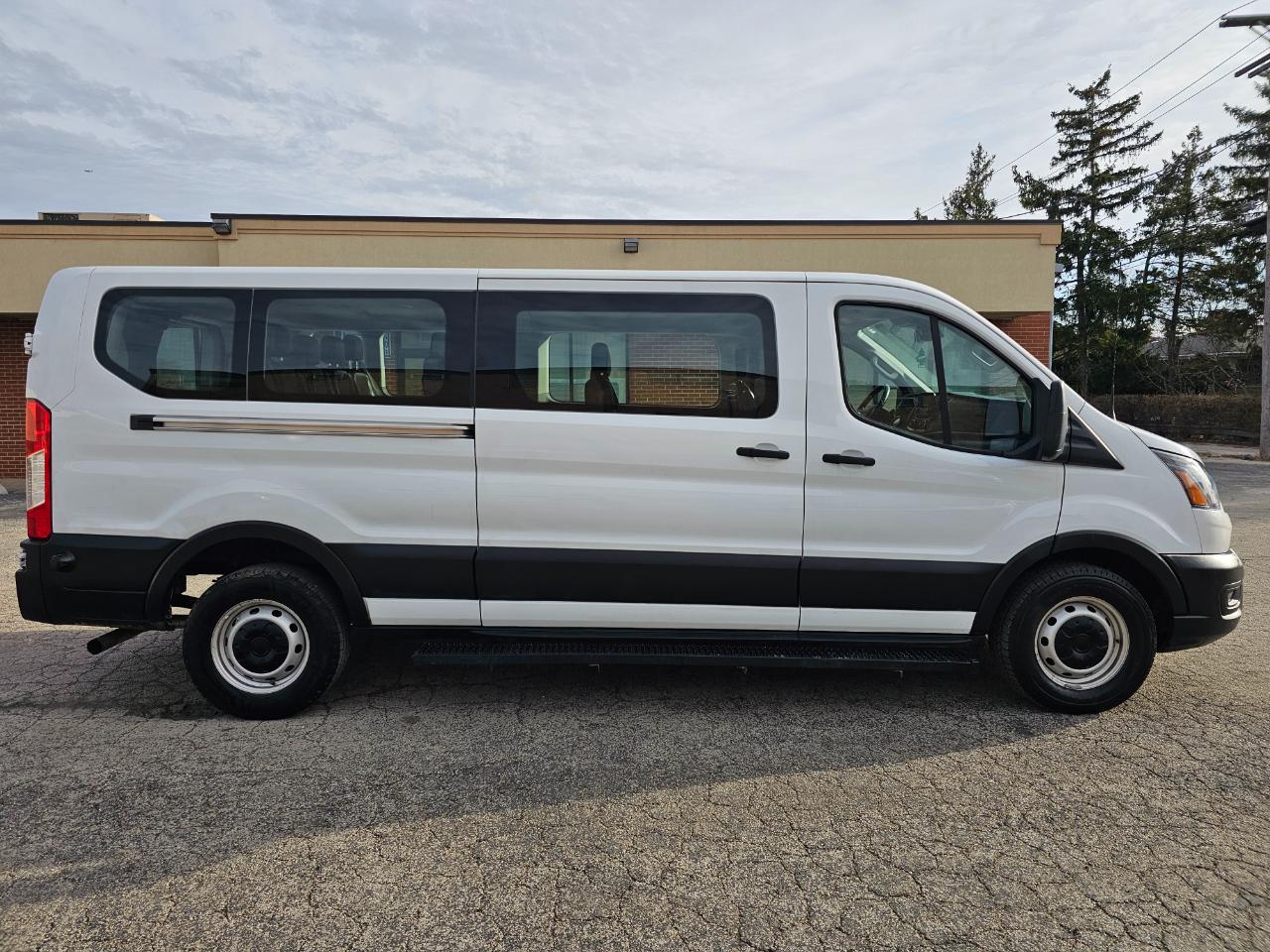 Ford Transit Passenger Wagon T-350 148" Low Roof XLT RWD 2020