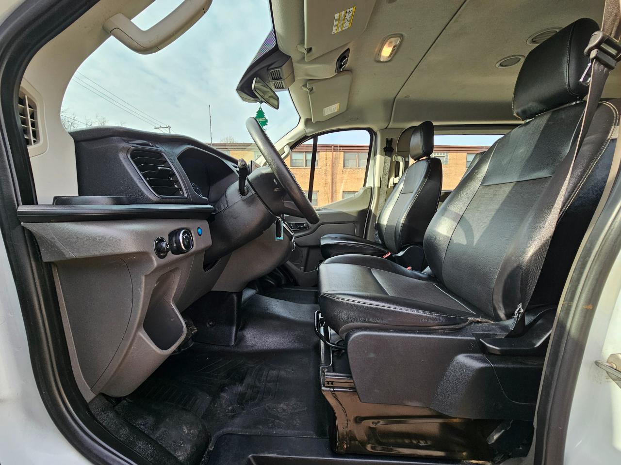 Ford Transit Passenger Wagon T-350 148" Low Roof XLT RWD 2020