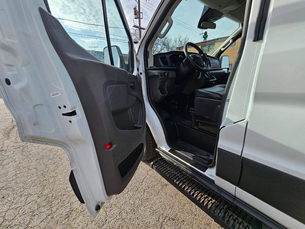 Ford Transit Passenger Wagon T-350 148" Low Roof XLT RWD 2020