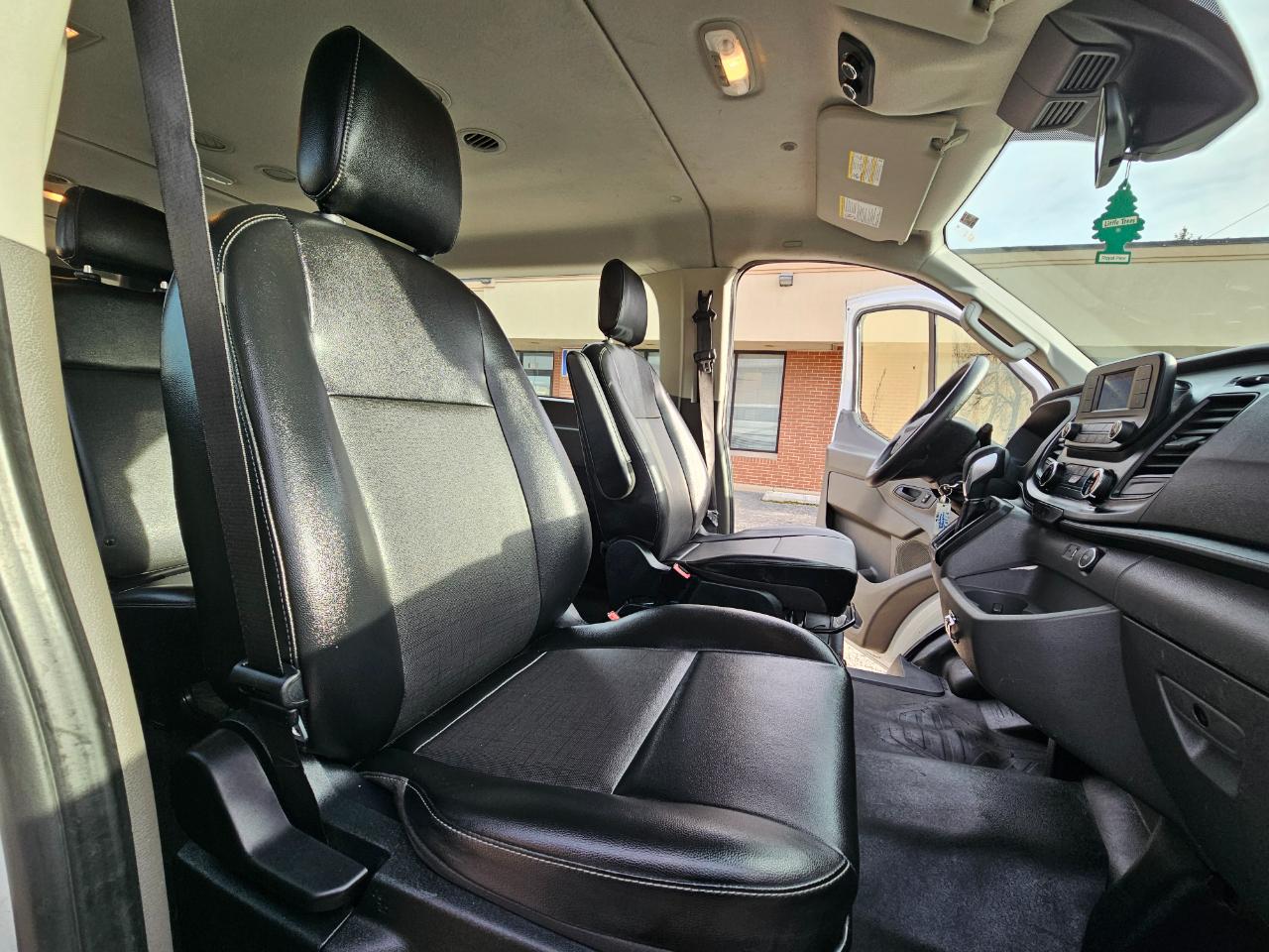 Ford Transit Passenger Wagon T-350 148" Low Roof XLT RWD 2020