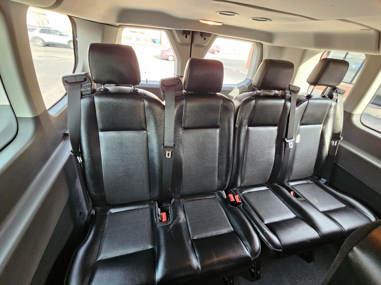 Ford Transit Passenger Wagon T-350 148" Low Roof XLT RWD 2020