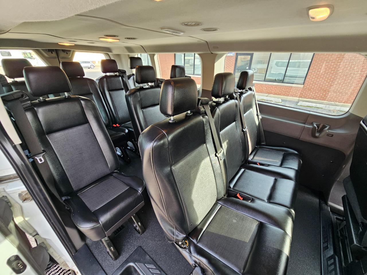 Ford Transit Passenger Wagon T-350 148" Low Roof XLT RWD 2020