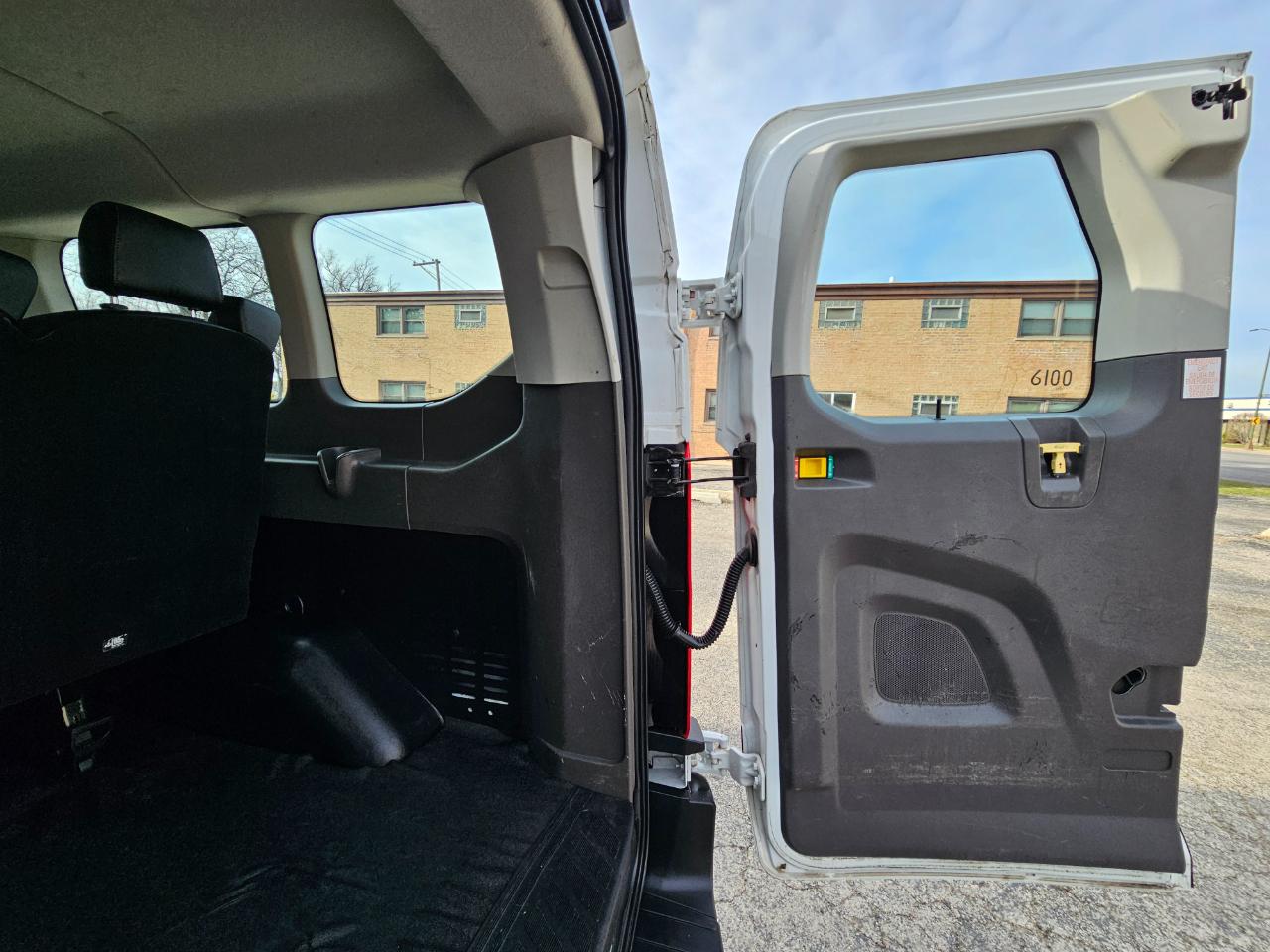 Ford Transit Passenger Wagon T-350 148" Low Roof XLT RWD 2020