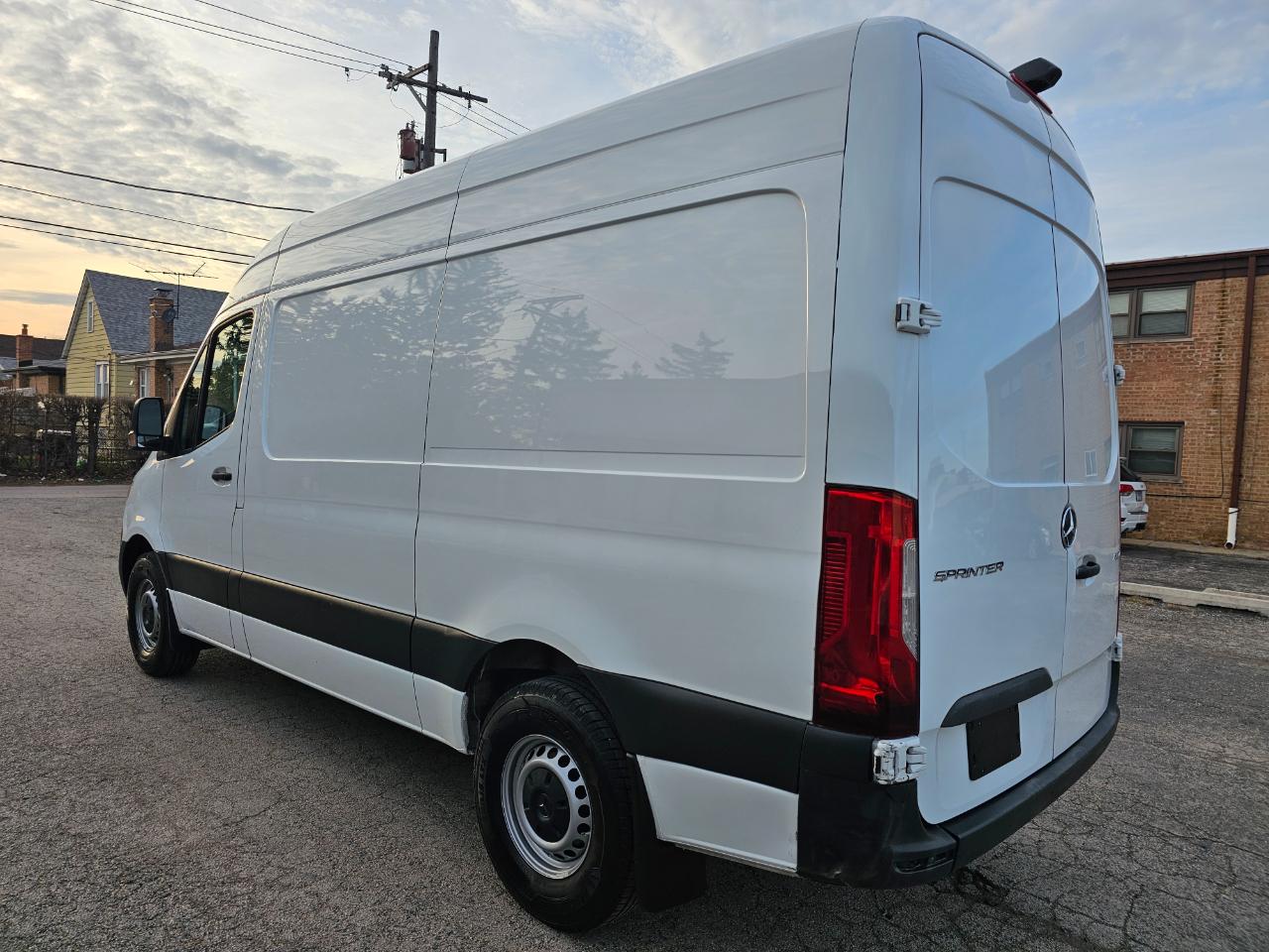 Mercedes-Benz Sprinter Cargo Van 2500 Standard Roof I4 Diesel 144" RWD 2023